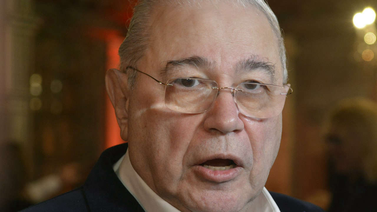 Друг Петросяна заявил, что юморист готов вновь стать отцом