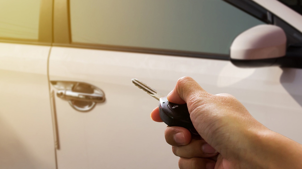 Автомобилистам посоветовали заменить аккумулятор до холодов