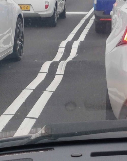 Подскажите, как действуют таблетки для посудомоечной машины? Уже съела три штуки, а мыть посуду всё равно не хочется... анекдоты,веселые картинки,демотиваторы,юмор