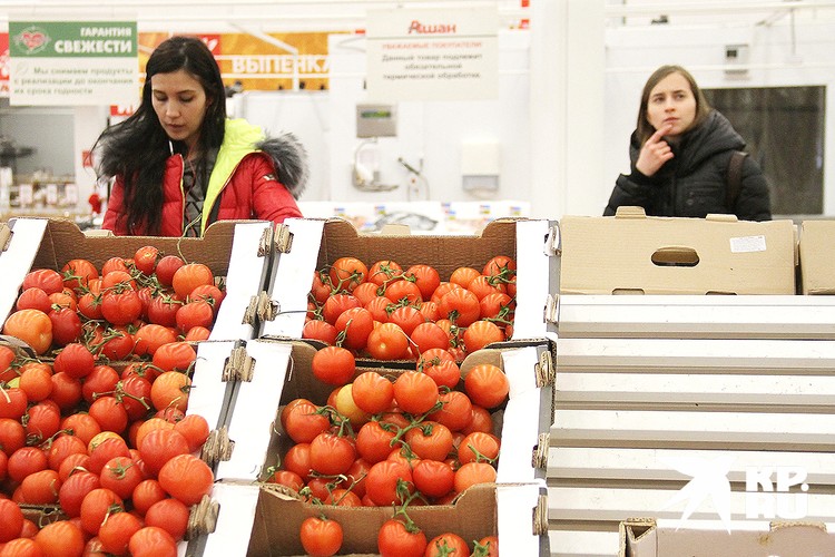 Из Азербайджана В Россию едут в основном сезонные томаты, выращенные в парниках. Фото: Архив "КП"