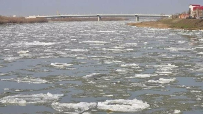 Вода прибывает. Три штормпрогноза объявили на Алтае из-за возможного подтопления