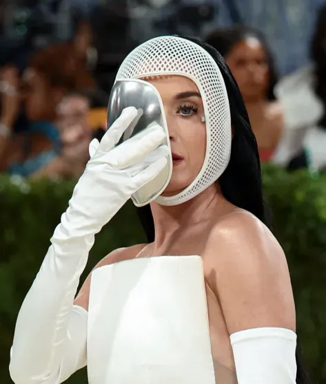 Met Gala — 2026: Кэти Перри, Сергей Брин с возлюбленной, Doja Cat, Лена Данэм на красной дорожке Николь, Кидман, Герелин, возлюбленной, Метрополитенмузее, Уильямс, Vogue, ПерриКэти, Винтур, Санчес, актриса, Лорен, НьюЙорке, благотворительный, вечера, проходит, Винус, Джефф, Безос, планеты
