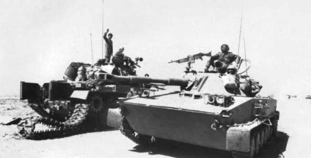 Танкисты 11-й бронетанковой бригады ЦАХАЛ на трофейных египетских ПТ-76. Фото Sasa