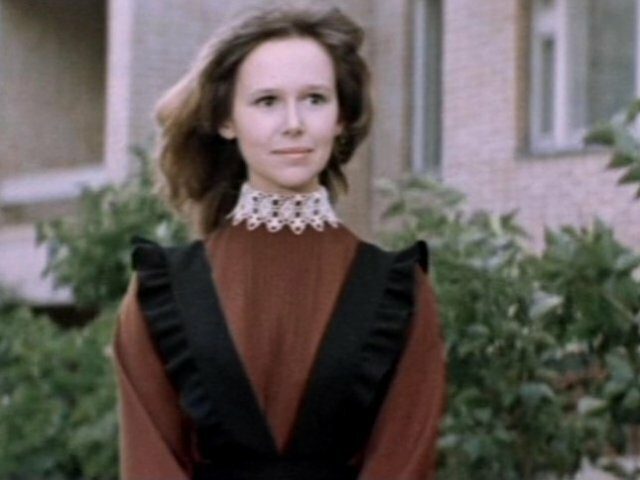 12 советских актрис, которые неподражаемо исполнили роли школьниц в кино 