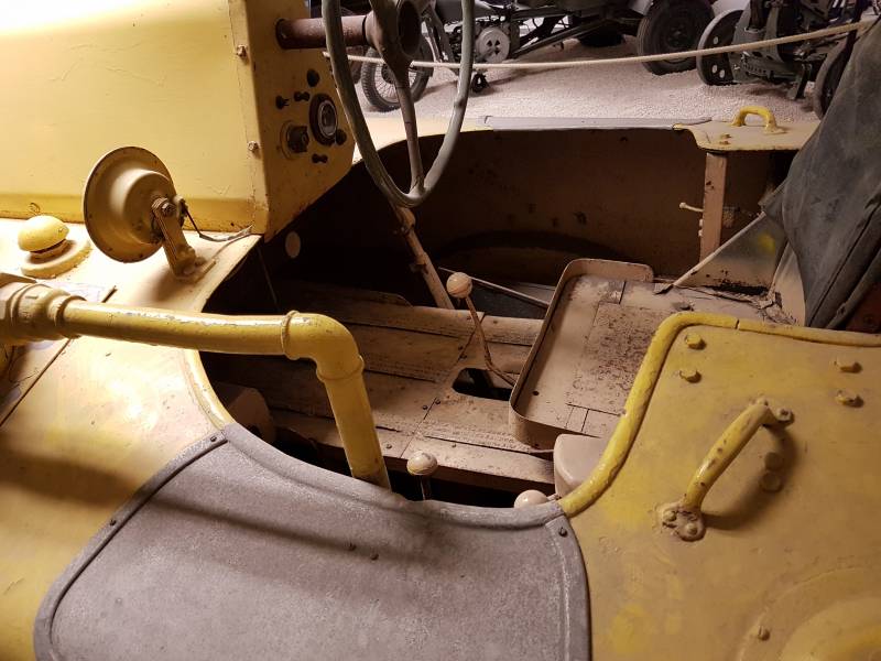Аэродромный топливозаправщик Thompson Brothers P505 Аэродромный топливозаправщик Thompson Brothers P505 оружие