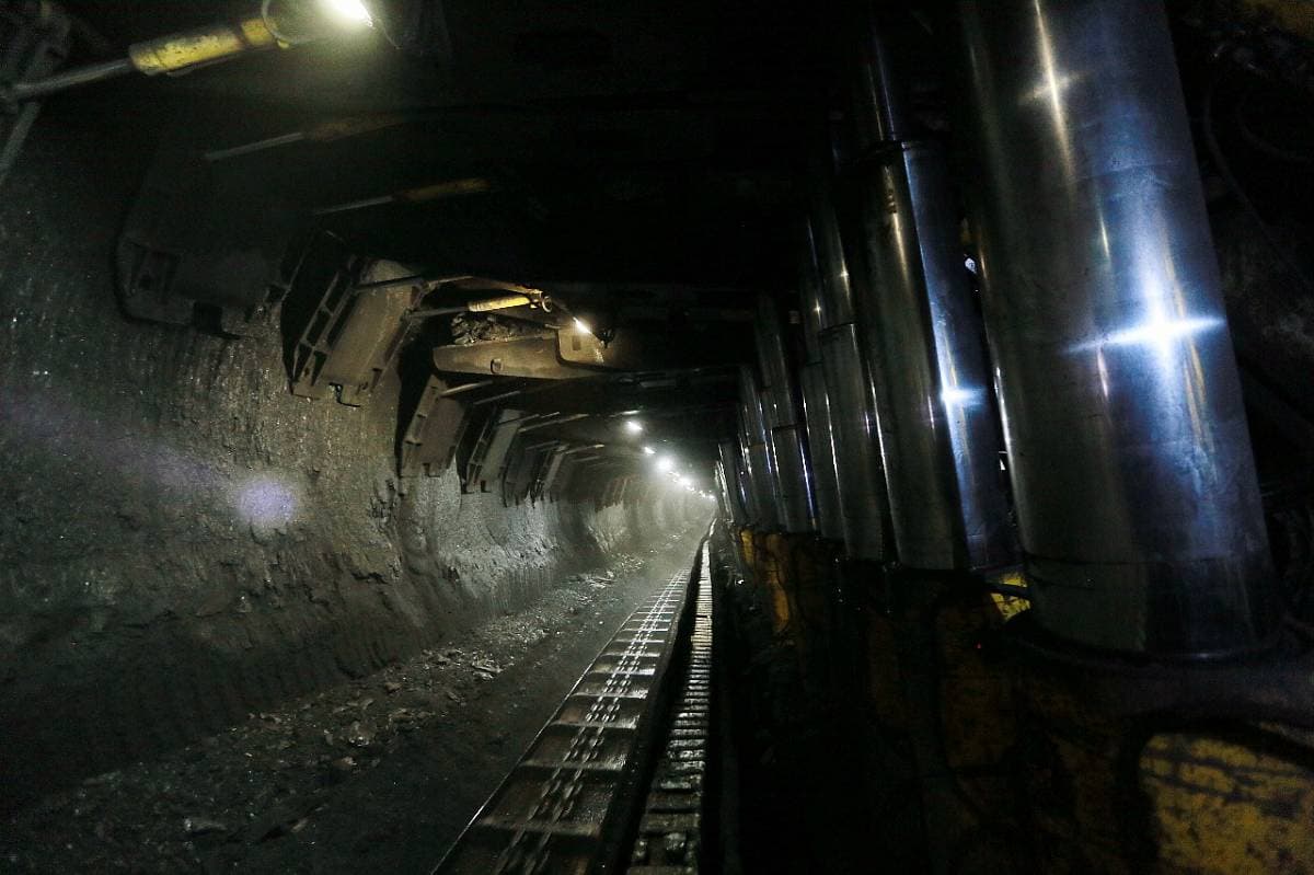 Ростехнадзор на время приостановил работы на трех участках шахт в Кузбассе