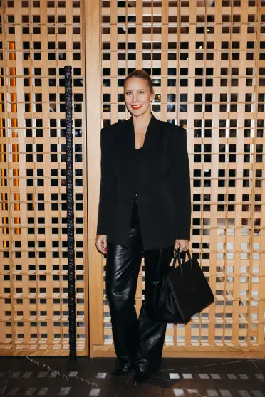 Евгения Медведева с женихом, Стеша Маликова, Елена Летучая и Артемий Лебедев на открытии ресторана Motto Azabu Иванов, Артемий, Мария, Алёна, Михаил, Барышников, Берман, Стеша, Медведева, КушнерКлим, Долидзе, ШипенкоЯн, Яновский, КаминМаксим, ЛиеваПавел, Маргарита, ресторатор, Дмитрий, ЗемскаяМарина, ВикулиныЕкатерина