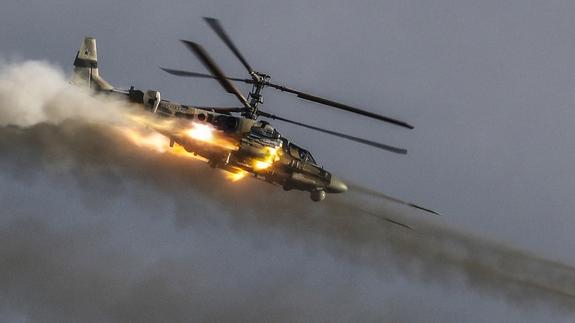 Российские вертолёты Ка-52 и Ми-28н в ходе свободной ночной охоты уничтожили 24 единицы украинской боевой техники