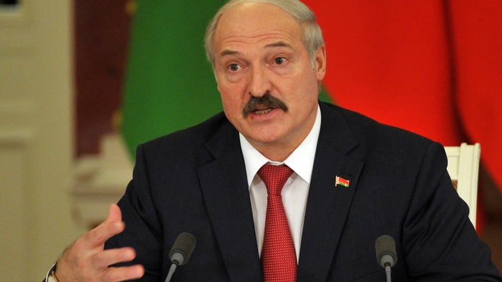"Презрительно и брезгливо относится к России": Политолог об истерике Лукашенко из-за углеводородов геополитика