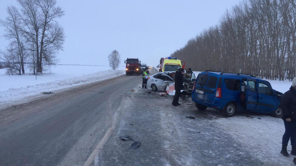 Два человека погибли в результате столкновения двух авто в Башкирии