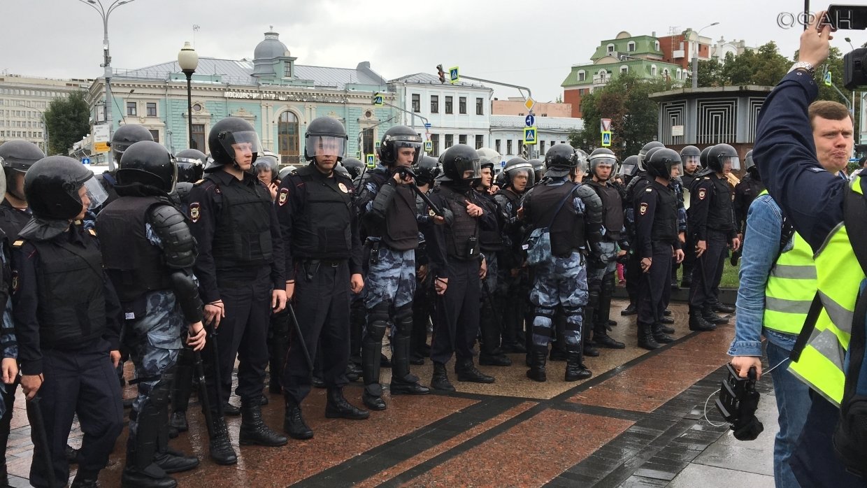 Юристы призвали «оппозиционеров» соблюдать российские законы