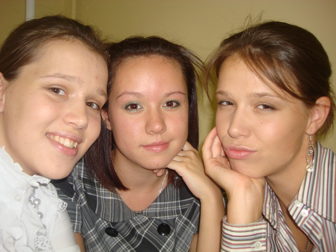 Три девочки из Карелии подружки