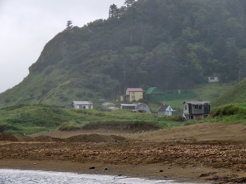 Кунашир: мыс Столбчатый Кунашир: мыс Столбчатый