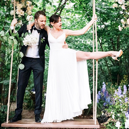 Венец творенья, дивная Оксана: Александр Цыпкин подарил жене серенаду на годовщину Венец творенья, дивная Оксана: Александр Цыпкин подарил жене серенаду на годовщину звездные пары