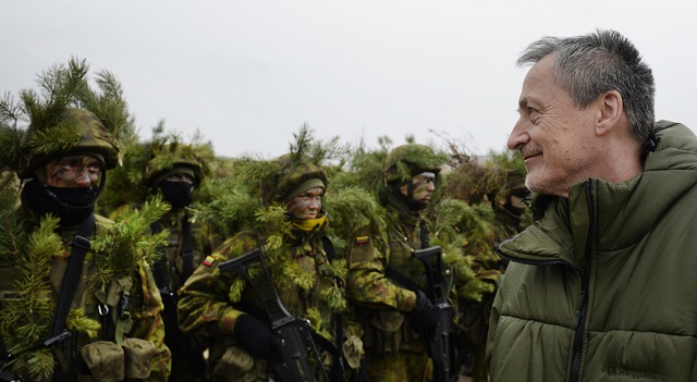 Фото. Литовские военные на учениях по борьбе с «русской угрозой» © MICHAL KRUMPHANZL | GLOBALLOOKPRESS.COM