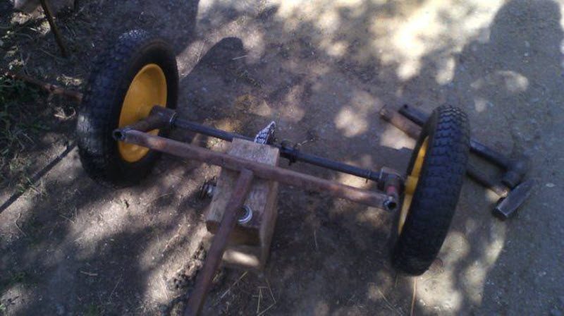 Веломобиль-самоделка от бати с прямыми руками Веломобиль-самоделка от бати с прямыми руками авто,авто и мото,автоновости,самоделка