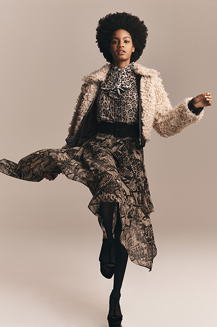 Баухаус, power dressing от Зендаи и гардероб путешественниц: смотрим новые осенние лукбуки Лукбук