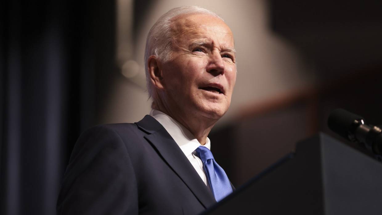 Псаки: Байден не намерен отправлять американские войска на Украину