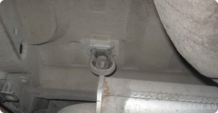 Меняем глушитель Lada Kalina