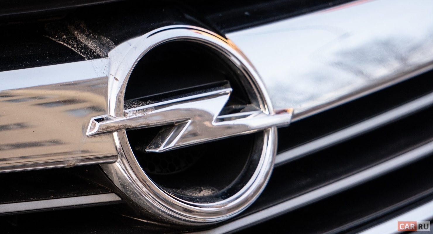 Opel показал концепт автомобиля со складывающимся рулем Автомобили