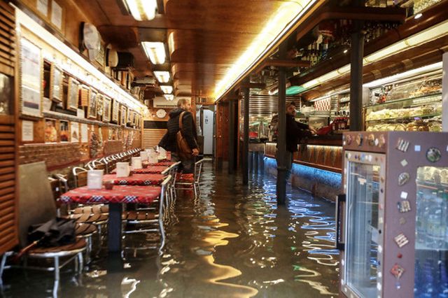 Венеция уходит под воду: затоплено более 80% города венеция,история,природное явление,путешествие