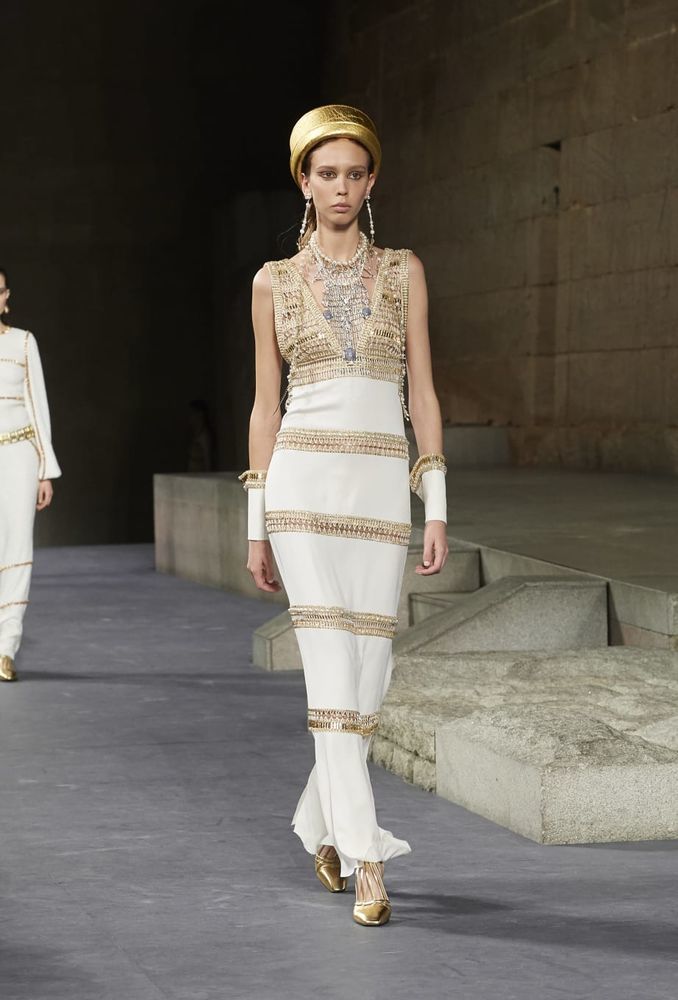 Chanel привез Египет в Сеул: Топ-17 нарядов показа Metiers d'Art 2018/19 Chanel привез Египет в Сеул: Топ-17 нарядов показа Metiers d'Art 2018/19 chanel,дизайнеры,коллекции,мода,мода и красота,стиль