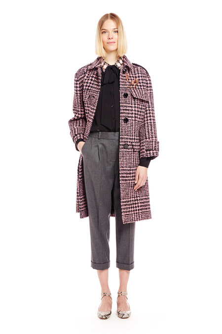 Модель в пальто с принтом гусинная лапка от Kate Spade (2) - модные пальто осень 2016, зима 2017