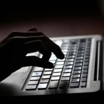 internet-chatting.jpg.pagespeed.ce.sFeVru3-p- (1)