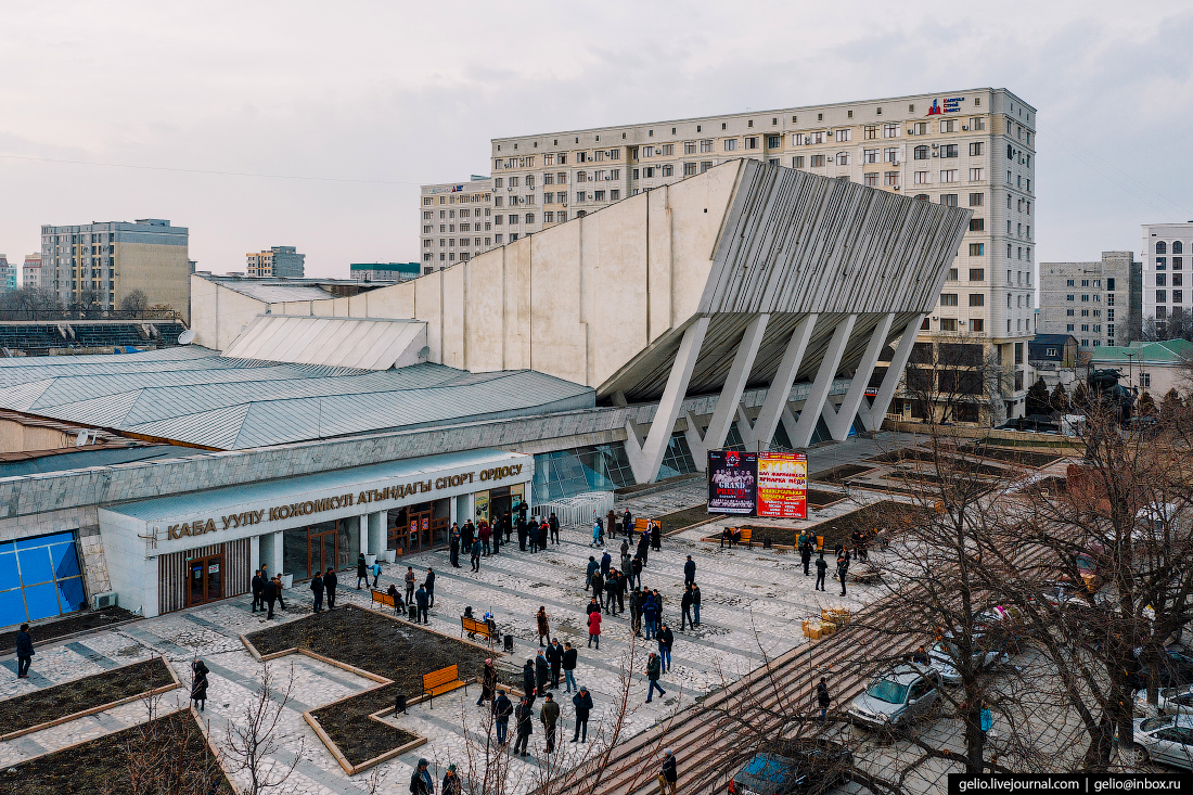 Пролетая над Бишкеком Бишкек,Киргизия,с высоты птичьего полета