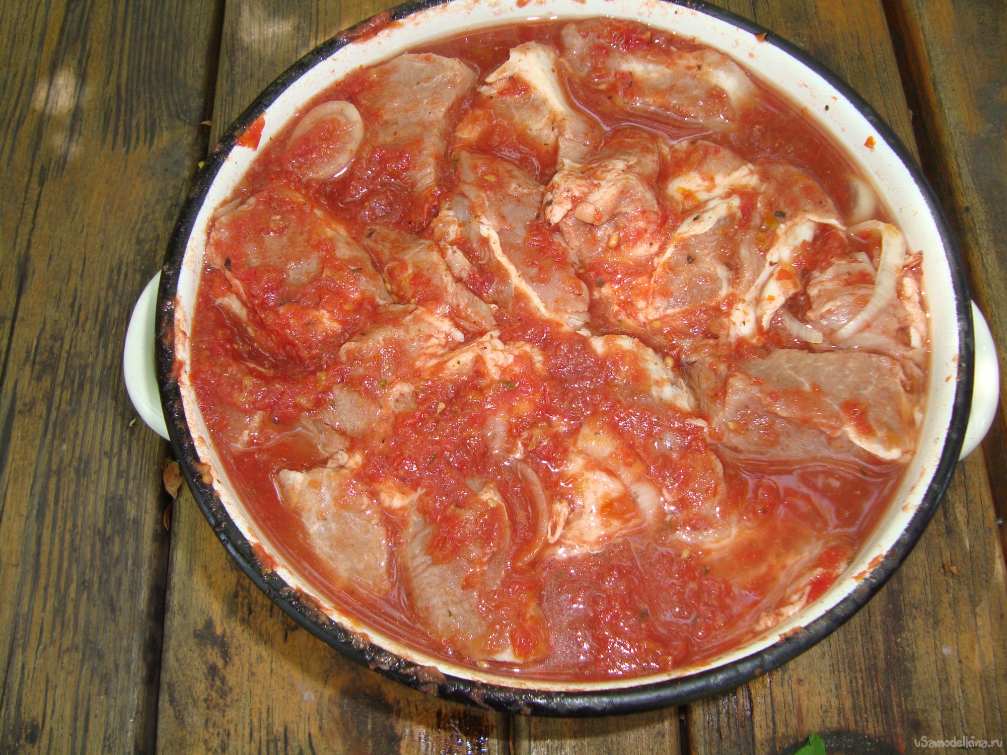 Средиземноморский маринад для шашлыков: с томатами и базиликом