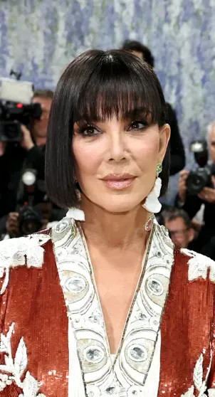 Met Gala — 2026: Ким Кардашьян с матерью, Блэйк Лайвли, Сьюки Уотерхаус и Сиара на красной дорожке Images, Дженнер, Николь, ДженнерРанее, красной, дорожке, вечера, появились, Джиджи, Хадид, Ирина, Шейкв, бюстгальтере, бриллиантами, Жукова, Перри, Метрополитенмузее, Кидман, СиараСиараКрис, дочерью