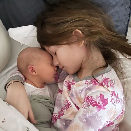 Хилария Болдуин впервые прокомментировала рождение шестого ребенка: "Болдуины очень хотели сестренку" Дети,Дети знаменитостей