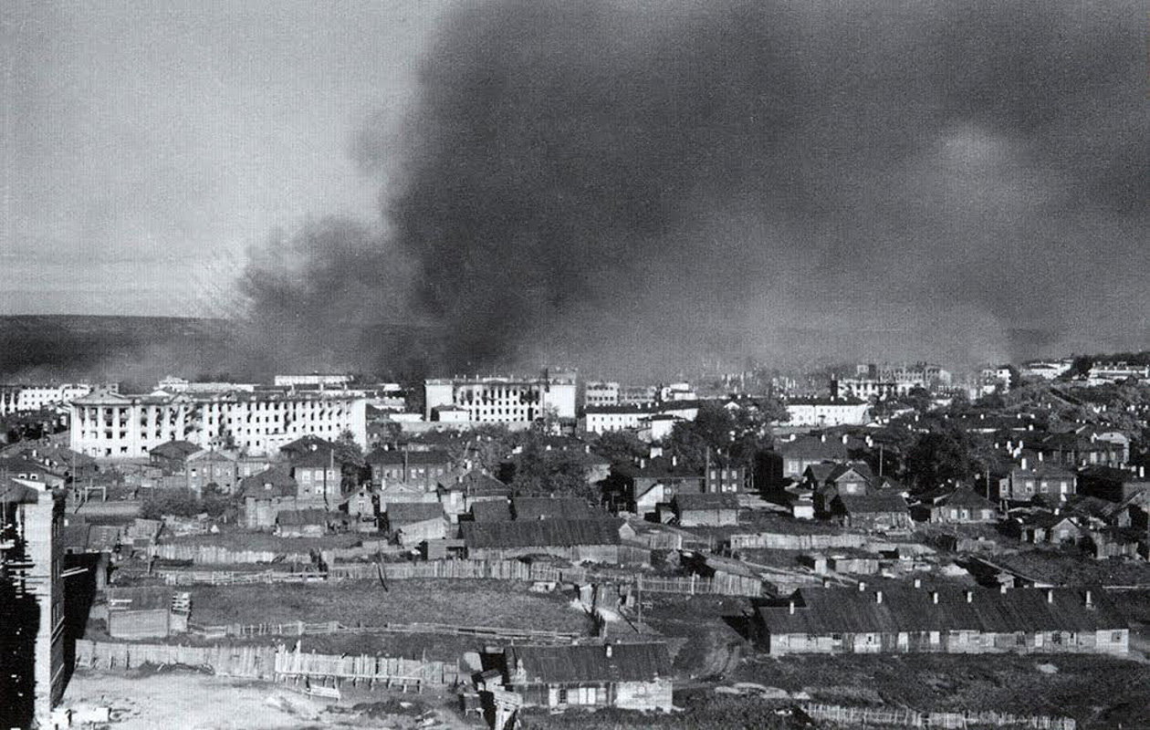 Финская оккупация. Петрозаводск в годы войны 1941. Петрозаводск гостиница Северная после войны. Освобождение Петрозаводска 1944 год. Разрушенный Петрозаводск 1941.