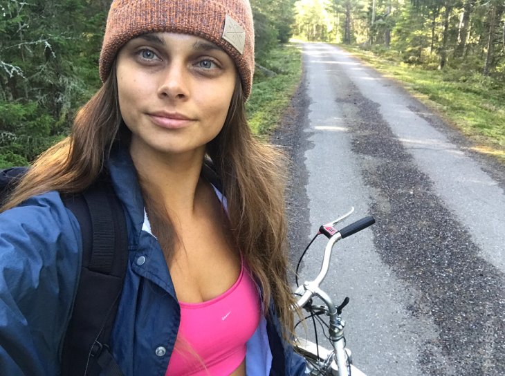 Модель Энни Густафссон Модель Энни Густафссон Фотография