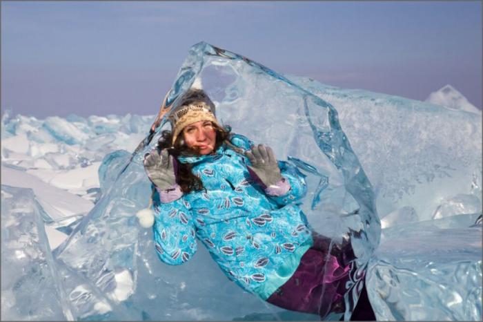 Совершенный лёд Байкала Байкала, Прогулка, только, северовостока, сохранивший, пронесся, через, Большое, размел, натиском, внезапно, снежные, одежды, скинули, торосы, засиявшие, бирюзой , дунувший, Баргузин, весеннему