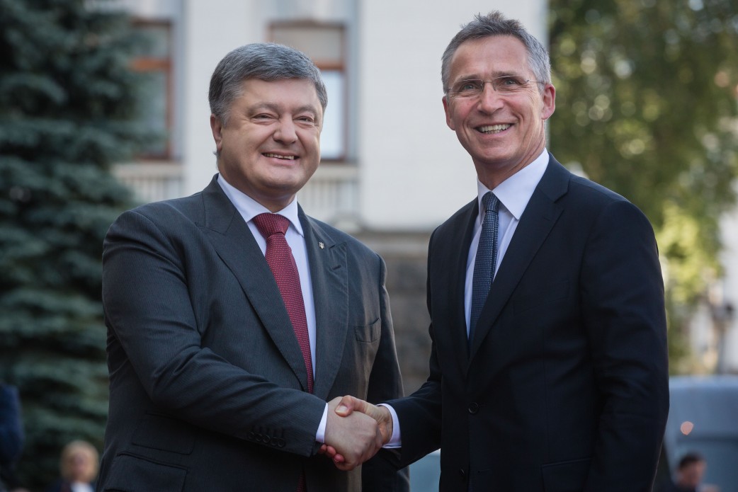 Украина не торопится в НАТО — Петр Порошенко