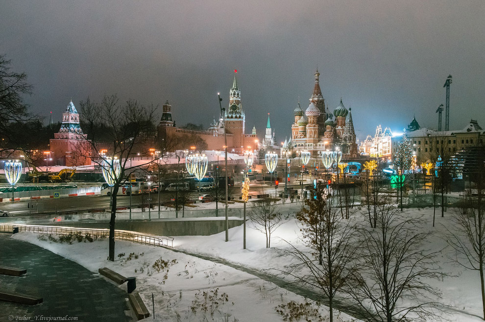 Как выглядит самый богатый город России после новогодних праздников? Фотовзгляд Юрия Рыбина Вот так была украшена Москва