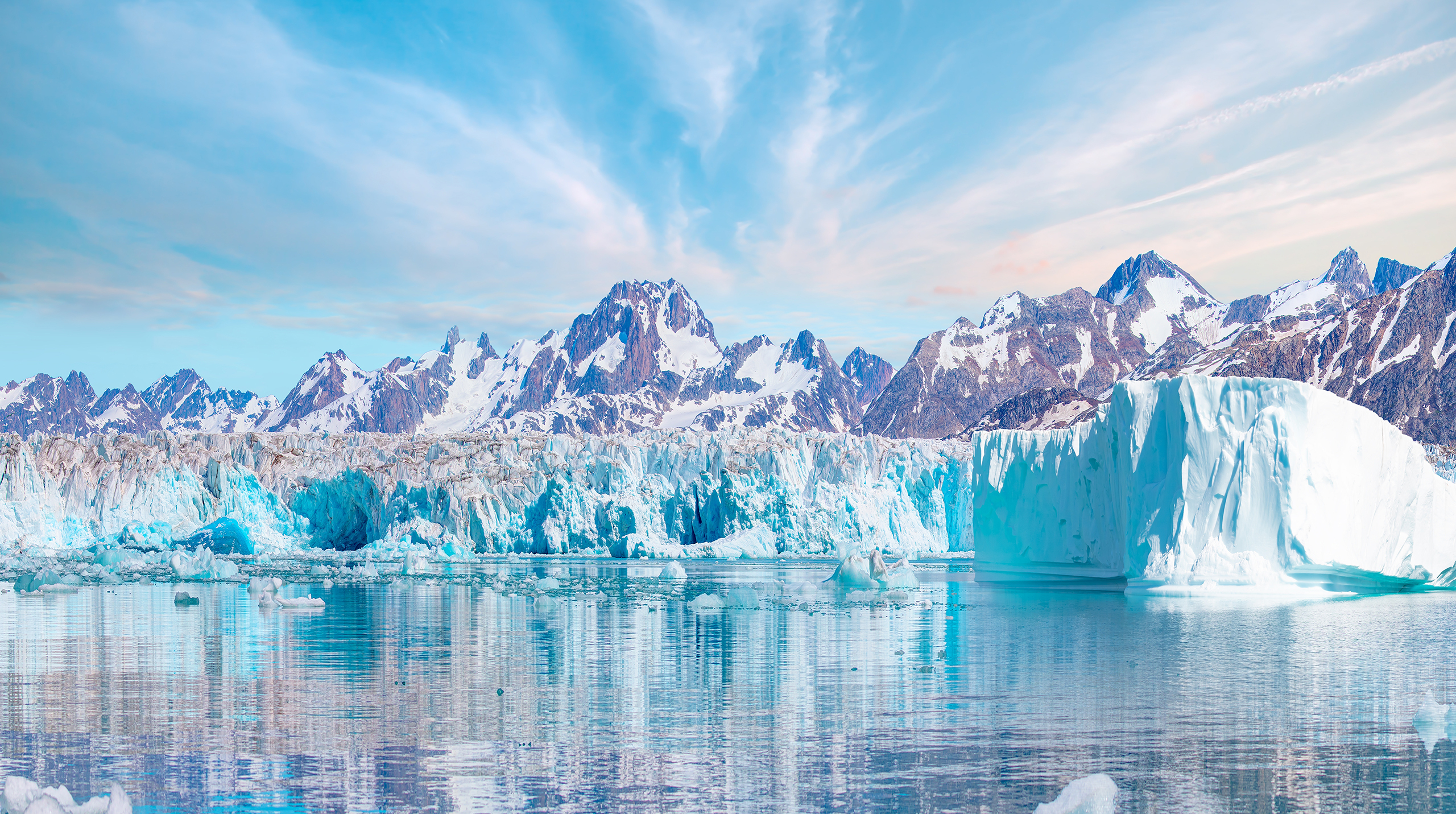 Гренландия: ледяное сердце Арктики, за которым  всегда охотились нации Гренландии, остров, острова, Гренландия, ГренландииФото, викингов, когда, около, Гренландию, которая, часть, находится, морских, право, составляет, почти, берега, сагам, летом, инуиты