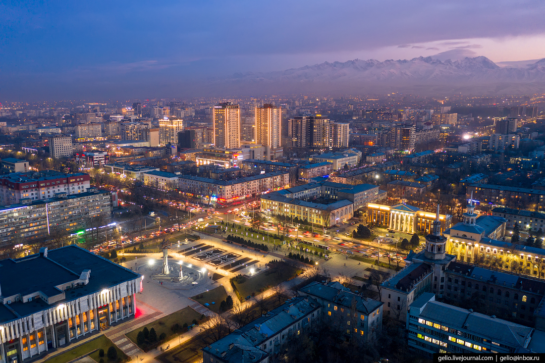 Пролетая над Бишкеком Бишкек,Киргизия,с высоты птичьего полета