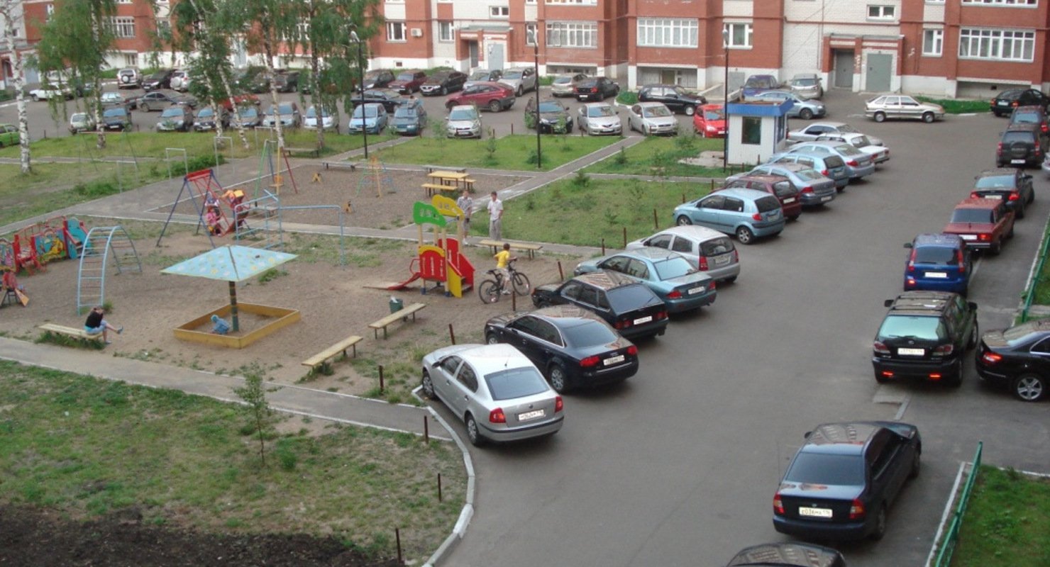 ГИБДД озвучила главные причины автомобильных аварий во дворах