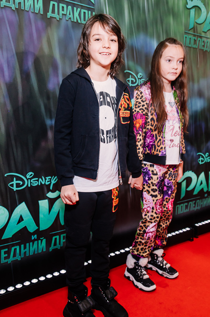 Марина Александрова с мужем, Светлана Иванова, дети Филиппа Киркорова и другие на премьере анимационного фильма Марина Александрова с мужем, Светлана Иванова, дети Филиппа Киркорова и другие на премьере анимационного фильма Светская жизнь