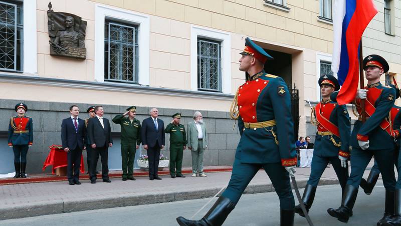 Генералы Краснов и Власов: кому выгодно поставить их рядом? Генералы Краснов и Власов: кому выгодно поставить их рядом? Краснов, степени, Орден, Святого, Власов, Краснова, Генерал, Германии, Власова, сегодня, истории, Гитлеру, который, армии, можно, понятно, власти, атаман, конца, России