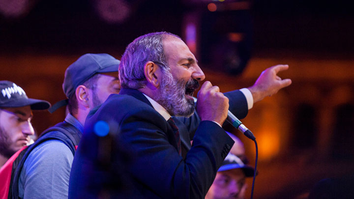 Чужими руками: Пашинян зовёт Россию на войну Чужими руками: Пашинян зовёт Россию на войну геополитика