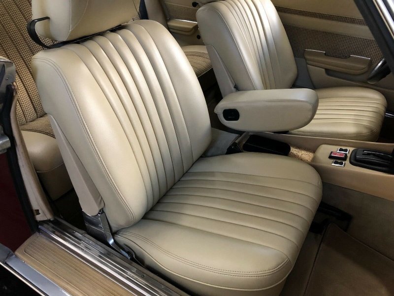 Пенсионерка продала купе Mercedes 450 SLC AMG, которым владела 42 года Пенсионерка продала купе Mercedes 450 SLC AMG, которым владела 42 года