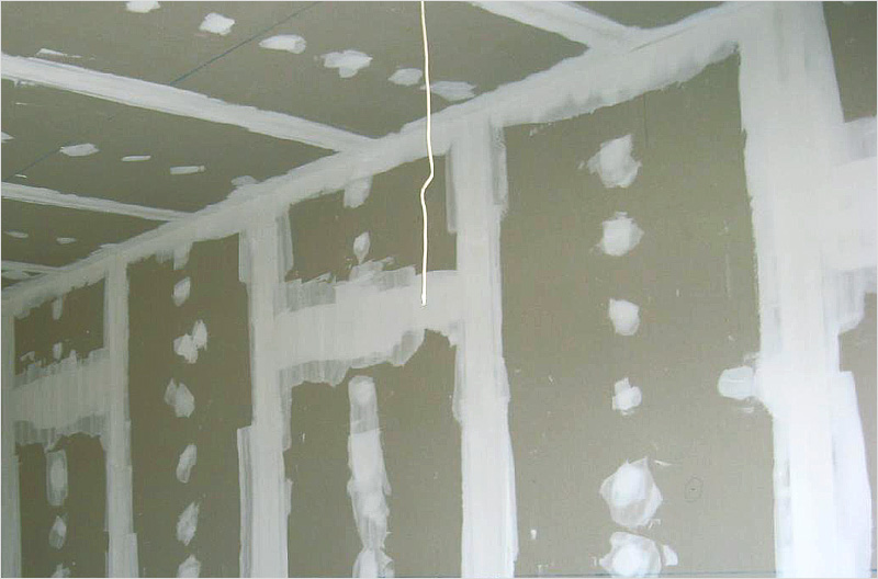 Облицовка гипсокартоном или сухое выравнивание