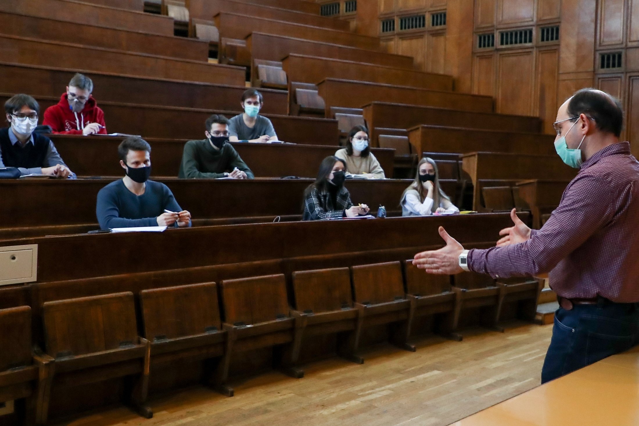 Преподаватель высшей школы. 19 Ноября праздник преподавателей высшей школы. День педагогических работников высшей школы. Ректор университет Российской Академии образования 2021. Фальков и студенты.