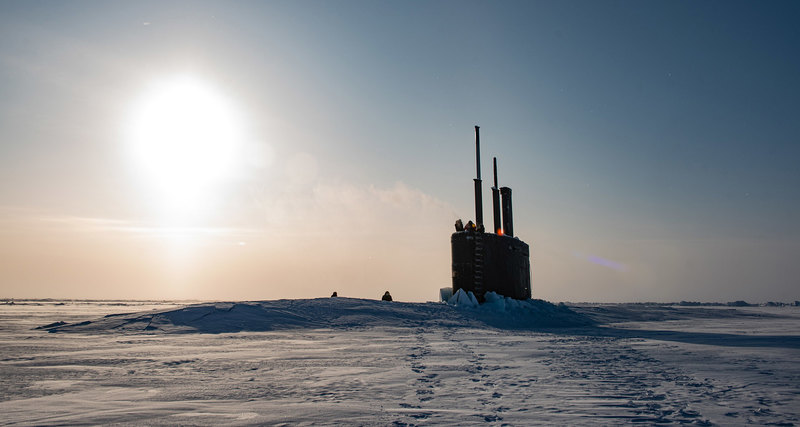 Американская подводная лодка всплыла в Арктике