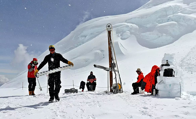 Люди опустили камеру под ледник в Антарктиде и обнаружили 12 ранее неизвестных науке существ взять, науке, валун, геологи, работали, Антарктиде, леднике, сделано, неизвестных, ранее, губка, также, размеров, пробы Всех, примерно, животных, категориям, распределили, неизвестный, организмов