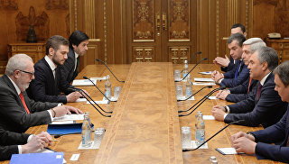 Председатель Государственной Думы РФ Вячеслав Володин и председатель ПАСЕ Педро Аграмунт во время встречи в Москве