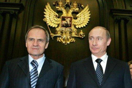 Зорькин и Путин. Источник фото: http://zampolit.com/upload/iblock/7db/7dbd8d1253909d7f4ec8f3e3fbdb33b8.jpg